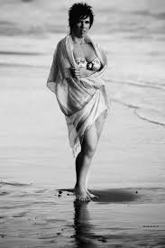 תוצאת תמונה עבור عربيات بالمايوه