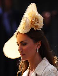 Catherine, Duchess of Cambridge depart after the Royal wedding of Zara Phillips and Mike Tindall at Canongate Kirk on July 30, 2011 in Edinburgh, Scotland. - Kate%2BMiddleton%2BMakeup%2BSmoky%2BEyes%2BUtqcsZv3HSnl