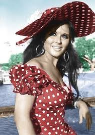 תוצאת תמונה עבור عربيات بالمايوه