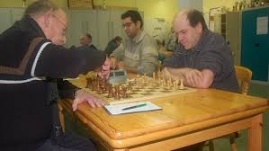Schachmeisterschaft: Zehn Vereinsspieler fordern Peter Vossen