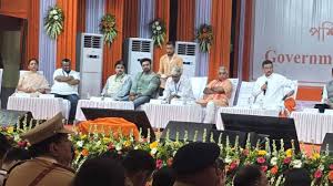 দিদিকে ছেড়ে যাওয়ার পরদিনই শুভেন্দুর প্রশাসনিক বৈঠকে দুই তৃণমূল সাংসদ দেব এবং জুন! রয়েছেন বিদ্রোহী বিধায়কেরাও