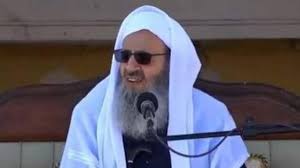 مولوی عبدالحمید خواستار توقف اعدام‌ها و مصادره اموال معترضان شد
