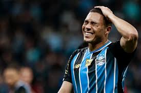 Pedido de Carlos Vinícius ao Grêmio é inviável