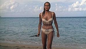 Resultado de imagen de raquel welch james bond