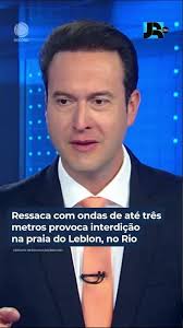 Ressaca com ondas de até três metros provoca interdição na praia do Leblon, no Rio #Shorts #JR24H