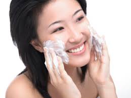 A good winter skincare regime starts in the shower, according to Dove skincare representative and dermatologist Dr. Poonam Rajan, MD. With that in mind, ... - 47e731a24945a84313edcee9f28c