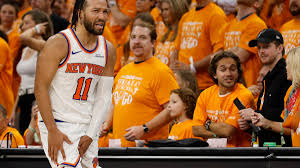Live updates: Brunson returns from injury as Knicks trail Spurs in Game 1 of NBA Finals