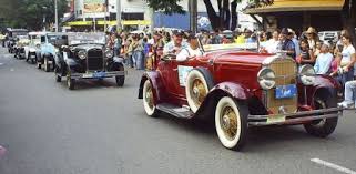 Resultado de imagen para feria de las flores en medellin colombia 2015 carros  antiguos