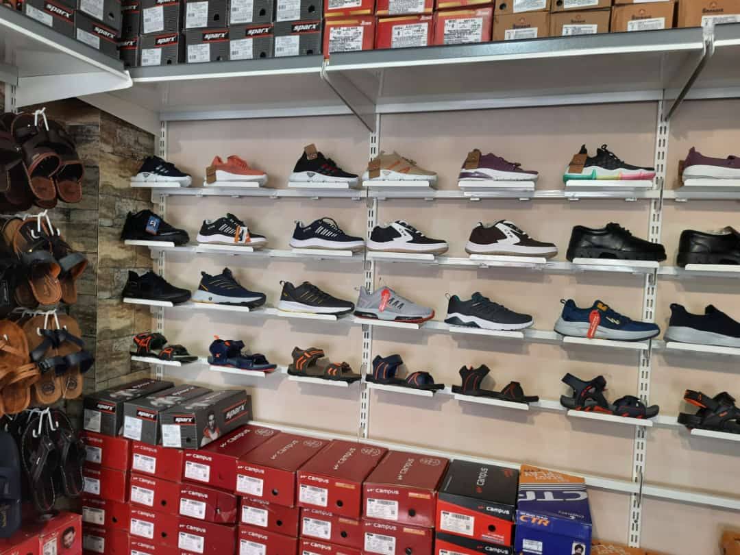 FOOTWEAR DISPLAY RACK