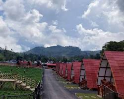 Suasana Dusun Strawberry Walini Ciwidey Bandung pada musim kemarau