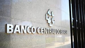 Copom Deve Cortar Selic Mesmo com Projeções de Inflação Acima do Teto, Mas Risco de Pausa Entra no Radar