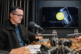 Em entrevista ao Plural, Deltan diz que está elegível e se recusa a criticar Flávio Bolsonaro