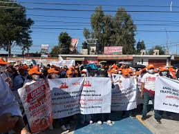 Más de 350 docentes de Educación Especial exigen destitución de director en Puebla