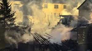 Großbrand in Drognitz: Wohnhäuser und Scheunen in Flammen! - Imagen principal del artículo