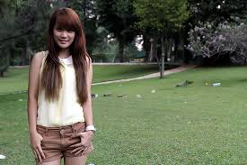 Hasil gambar untuk bugil telanjang NAJWA SHIHAB indonesia presenter tv