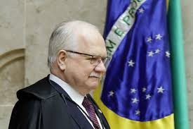 Decisão de Fachin não encerra guerra interna no STF, mas o posiciona como árbitro