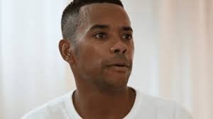 Robinho lê ‘Capitães de Areia’ na prisão; saiba quanto ele já conseguiu reduzir da pena