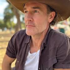 James Van Der Beek Auctions 'Dawson's Creek' Items Amid Cancer Battle