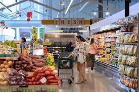Americans in Difficulty: Food Spending Becomes the First Cut in Consumption