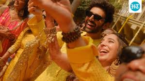 Kartik Aaryan’s energetic performance to Lollipop Lagelu at sister's sangeet ceremony delights fans. Watch | Bollywood