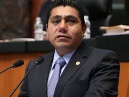 “No sé si me saque la rifa del tigre”, dijo en conferencia de prensa Jorge Luis Preciado, quien sustituye en el cargo a Ernesto Cordero, en el Senado de la ... - jose-luis-preciado