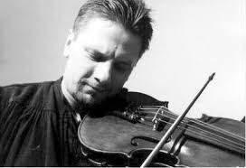 Götz Bergmann – Viola/Violine Ulrich Thiem – Cello/Gesang