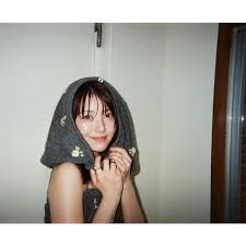 浜辺美波、祖母の振袖姿を公開！ファン絶賛「美しすぎる」