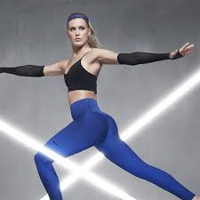 英和画像辞典：(tight)の意味は画像で解説！見るだけで「tight」の意味が分かる・覚えられる 