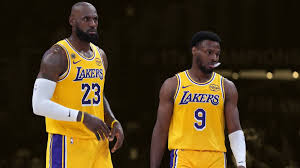 "The greatest thing that's happened to his career" - D-Wade says seeing LeBron play with Bronny on the playoff stage is a treat