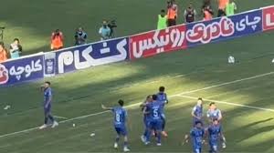 بطری باران شدن یاسر آسانی و همبازیانش