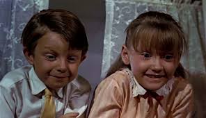 Karen Dotrice as Jane Banks and Matthew Garber as Michael Banks. Jane and Michael Banks In the film Mary Poppins the character Jane is played by Karen ... - poppins_kids