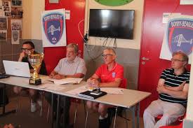 Photo Le club de football va investir dans un vhicule pour les ...