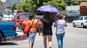 Calor seguirá este fin de semana en BCS; aumentará posibilidad de lluvias el domingo