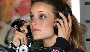 Ana Bermudez wurde beim Spanien-GP zur Red Bull Formula Una gewählt. FORMEL 1 - GRIDGIRLS 2008. FORMEL 1 - FORMULA UNA 2008 - spanien-gp-formula-una-bild-01