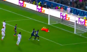 La fin devient dramatique, le PSG réduit le score face à Tottenham