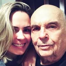Advogado, ex-deputado federal e ativo aos 96 anos: Quem é o pai de Ana Paula Renault, do BBB 26?