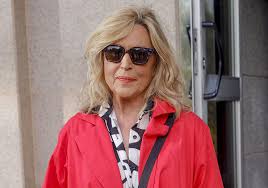 Lydia Lozano revela la grave salud de su marido Charly: ¡una vértebra destruida!
