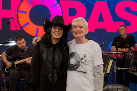 Ana Castela celebra o sertanejo raiz ao lado de grandes nomes do gênero no 'Altas Horas'
