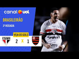 São Paulo vence de virada sobre atual campeão Flamengo e ameniza crise