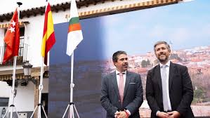 La Comunidad de Madrid participa en el primer izado de la bandera oficial de Valdemoro