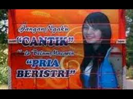 Hasil gambar untuk tulisan lucu di bak truk