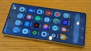 Samsung Galaxy S26: ¿Lanzamiento Demorado? IA y Chip Personalizado en 2026