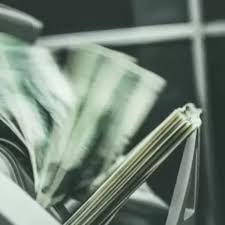 Quanto é preciso investir para ter R$ 8 milhões e nunca mais trabalhar?