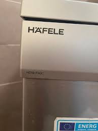 Máy có thể đặt trên bàn bếp mà không tốn nhiều diện tích