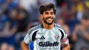 Mitrovic lauds New England's 'extremely important' Gil