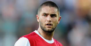 Young Arsenal midfielder Henri lansbury has committed his future to the club by signing a contract extension. The news is a good sign for Gunners fans ... - Henri-Lansbury-Arsenal-2011