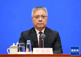朱忠明任上海市代理市长 70后官员履新正部级岗位