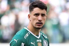 Lucro por conta de Piquerez, recado de Jhon Arias para Abel Ferreira e probabilidade de ser campeão: as últimas notícias do Palmeiras