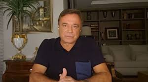 Álvaro Dias desiste de candidatura ao Senado pelo Paraná