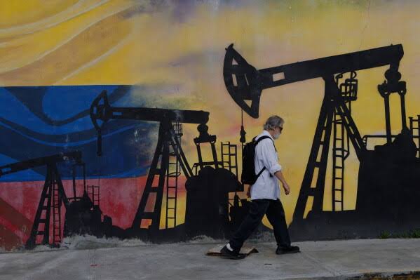 Trump announces 'THE BIGGEST OIL DEAL IN WORLD HISTORY' giving U.S. 55% of Venezuela's oil output; deal follows Maduro's capture